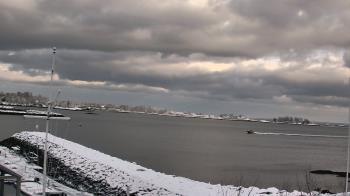 Weather camera view of Beach Point Club.