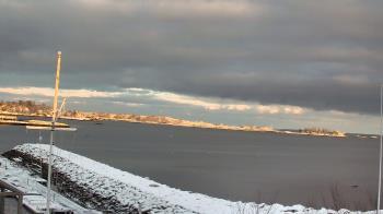 Weather camera view of Beach Point Club.