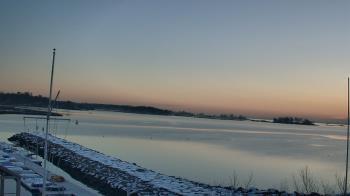Weather camera view of Beach Point Club.