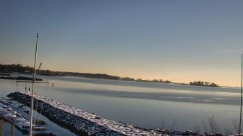 Weather camera view of Beach Point Club.