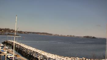 Weather camera view of Beach Point Club.