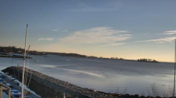 Weather camera view of Beach Point Club.
