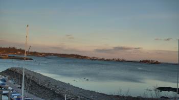 Weather camera view of Beach Point Club.