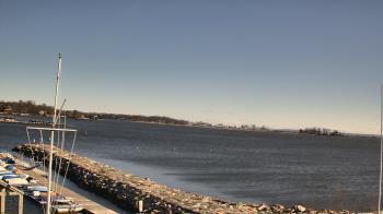 Weather camera view of Beach Point Club.