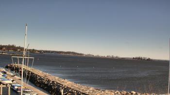 Weather camera view of Beach Point Club.