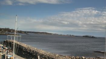 Weather camera view of Beach Point Club.