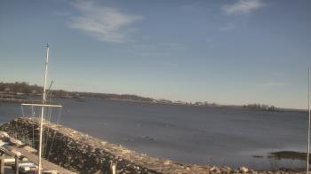 Weather camera view of Beach Point Club.