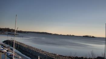 Weather camera view of Beach Point Club.