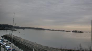 Weather camera view of Beach Point Club.