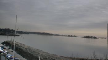 Weather camera view of Beach Point Club.