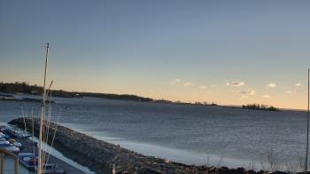 Weather camera view of Beach Point Club.