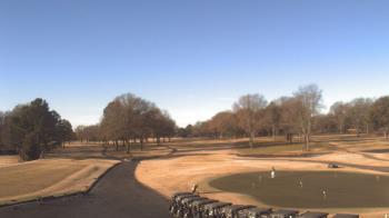 Weather camera view of Windyke Country Club.