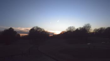 Weather camera view of Windyke Country Club.