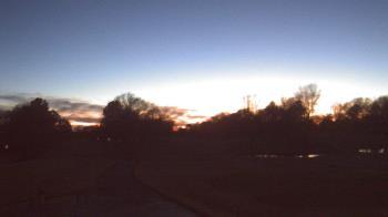 Weather camera view of Windyke Country Club.