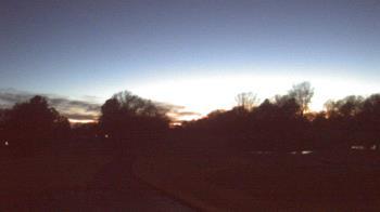 Weather camera view of Windyke Country Club.