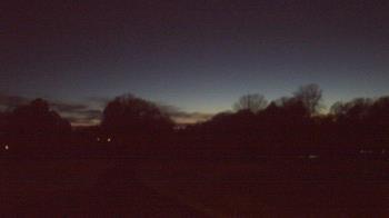 Weather camera view of Windyke Country Club.