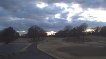 Weather camera view of Windyke Country Club.