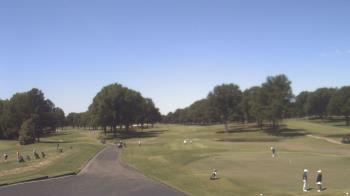 Weather camera view of Windyke Country Club.