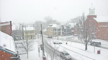 Weather camera view of A&M Pizza.