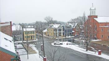 Weather camera view of A&M Pizza.