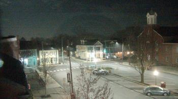 Weather camera view of A&M Pizza.