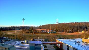 Weather camera view of New Bloomfield ES.