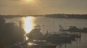 Weather camera view of Hamilton Harbor Yacht Club.