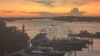 Weather camera view of Hamilton Harbor Yacht Club.