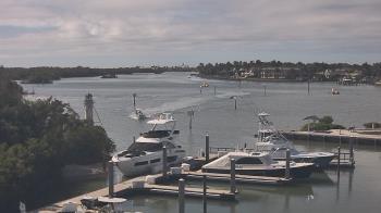 Weather camera view of Hamilton Harbor Yacht Club.