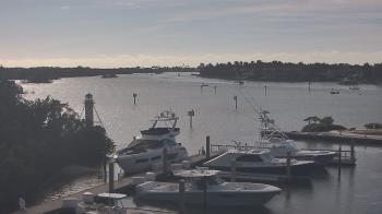 Weather camera view of Hamilton Harbor Yacht Club.