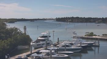 Weather camera view of Hamilton Harbor Yacht Club.