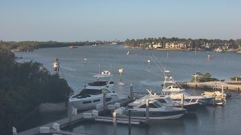 Weather camera view of Hamilton Harbor Yacht Club.