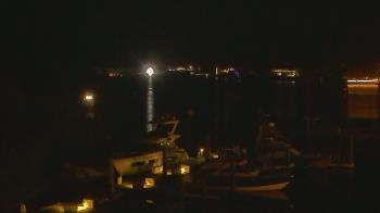 Weather camera view of Hamilton Harbor Yacht Club.