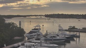 Weather camera view of Hamilton Harbor Yacht Club.