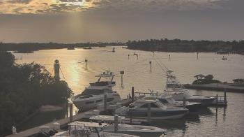 Weather camera view of Hamilton Harbor Yacht Club.