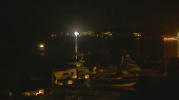 Weather camera view of Hamilton Harbor Yacht Club.