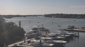 Weather camera view of Hamilton Harbor Yacht Club.