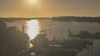 Weather camera view of Hamilton Harbor Yacht Club.
