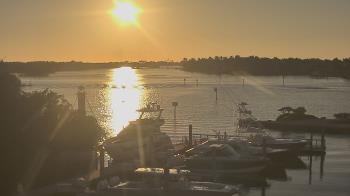Weather camera view of Hamilton Harbor Yacht Club.