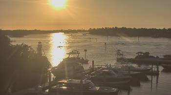 Weather camera view of Hamilton Harbor Yacht Club.