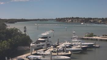 Weather camera view of Hamilton Harbor Yacht Club.