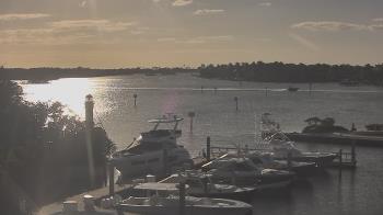 Weather camera view of Hamilton Harbor Yacht Club.