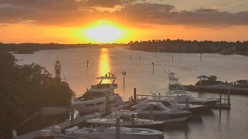 Weather camera view of Hamilton Harbor Yacht Club.