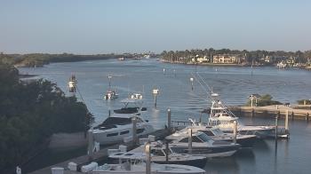 Weather camera view of Hamilton Harbor Yacht Club.