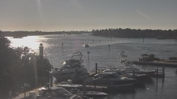 Weather camera view of Hamilton Harbor Yacht Club.