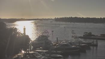 Weather camera view of Hamilton Harbor Yacht Club.