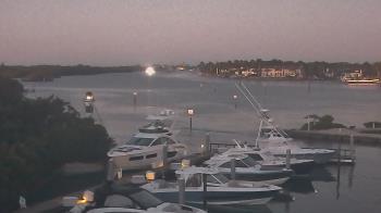 Weather camera view of Hamilton Harbor Yacht Club.