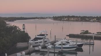 Weather camera view of Hamilton Harbor Yacht Club.