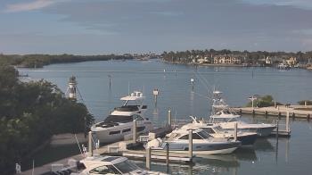 Weather camera view of Hamilton Harbor Yacht Club.