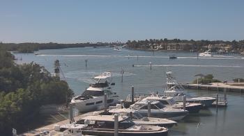 Weather camera view of Hamilton Harbor Yacht Club.